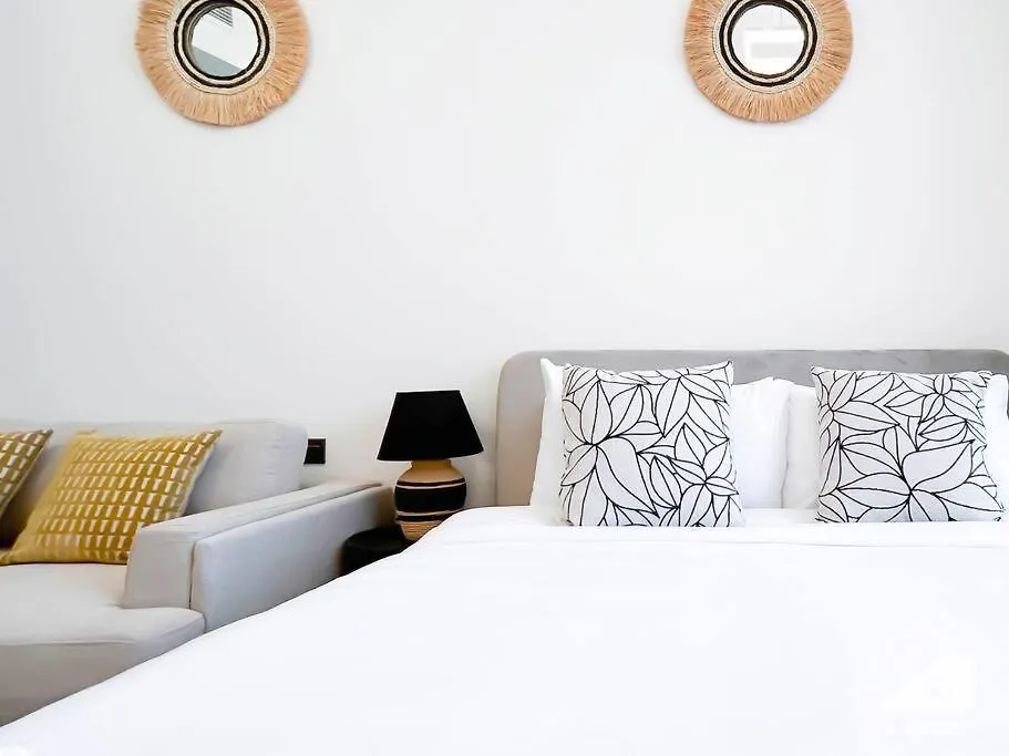 Apartment Luxurious Studio & Balcony At Samana Golf Avenue Dubai