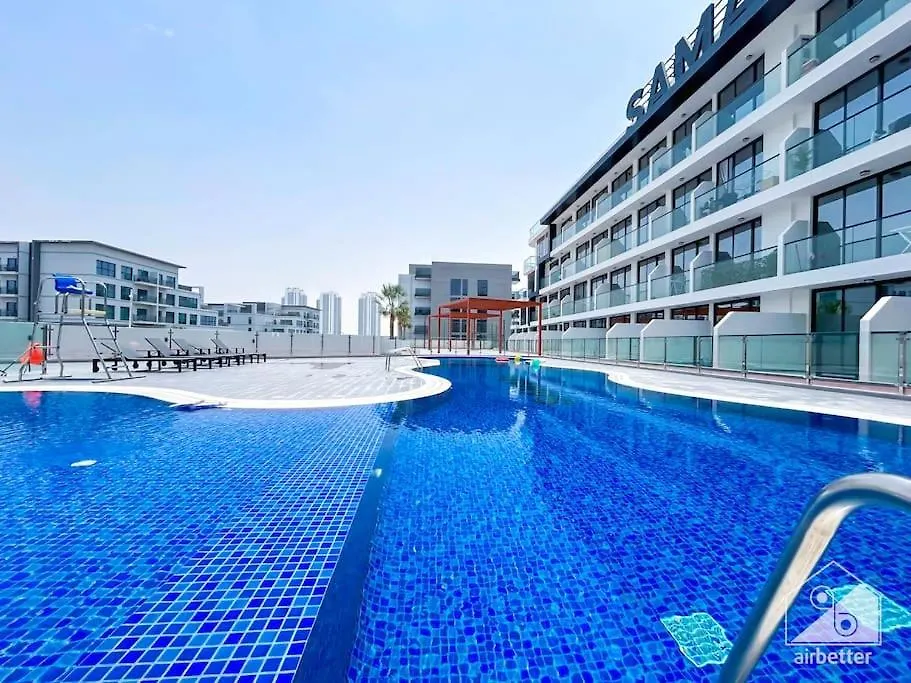 Apartment Luxurious Studio & Balcony At Samana Golf Avenue Dubai