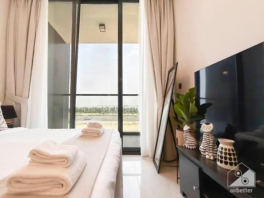 Luxurious Studio & Balcony At Samana Golf Avenue Dubaj Apartmán